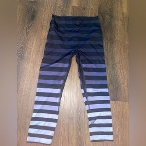 K Deer black white stripe yoga Capri M discontinued